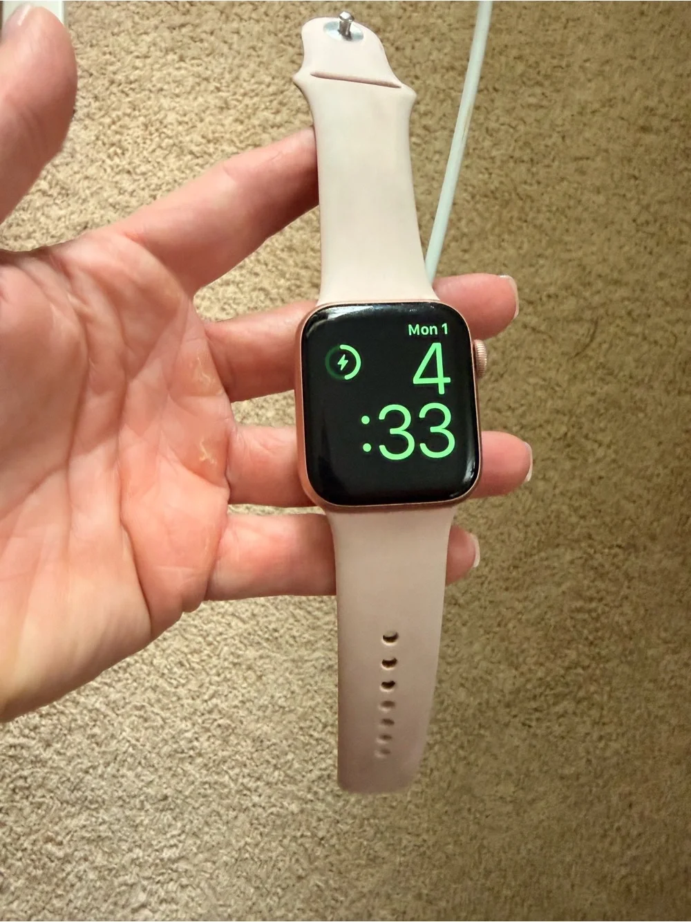 Apple iWatch Series 6 - Gold Aluminum Case - Pink Sports Band 40mm